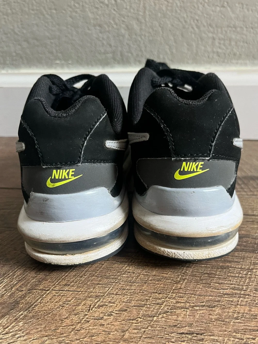 Nike Air Max Wright youth sneakers in the 'Black Volt' size 2